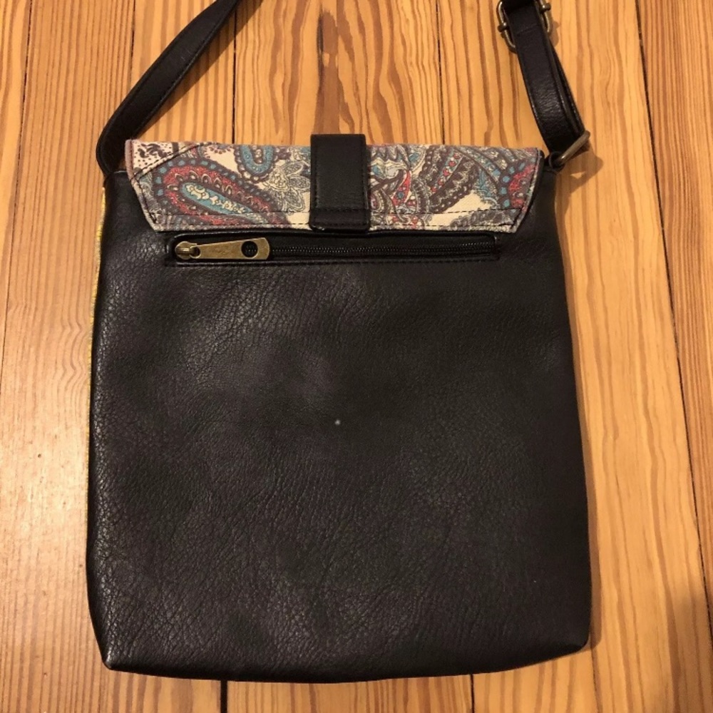 Boho floral and paisley crossbody bag with adjustable strap - Picture 7 of 16